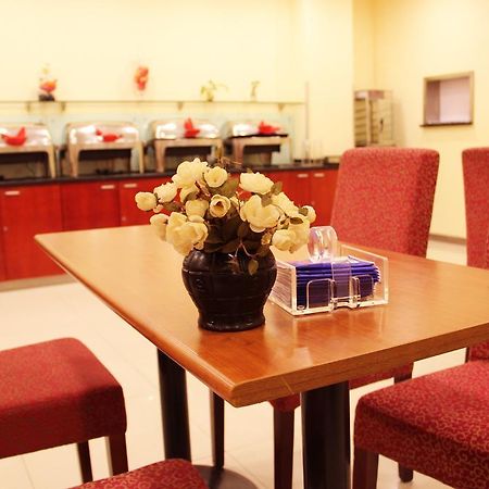 Hanting Express Shanghai Songjiang North Renmin Road מראה חיצוני תמונה